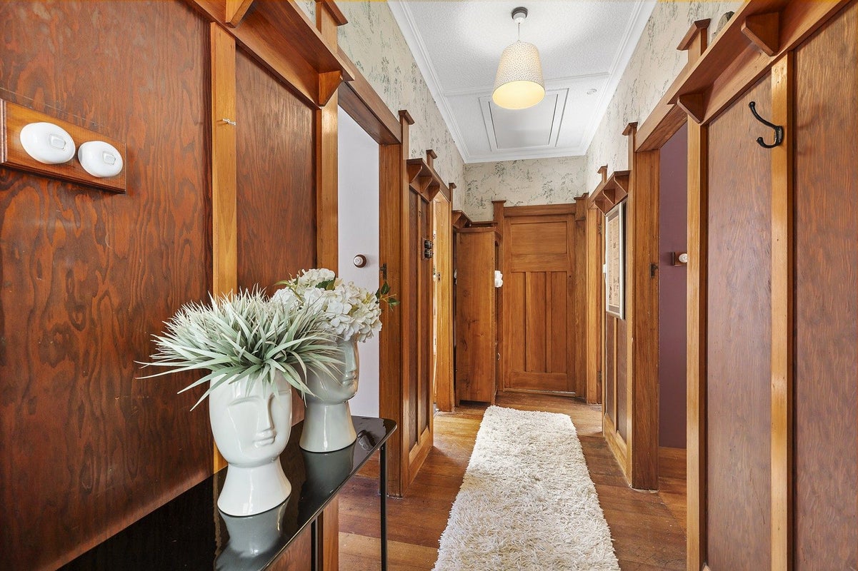 42A Rhine Street, Island Bay, Wellington - Carousel 2