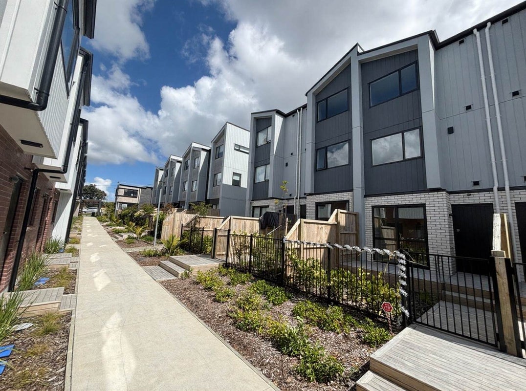 19 Paetai Lane, Te Atatū Peninsula, Auckland - Carousel 1