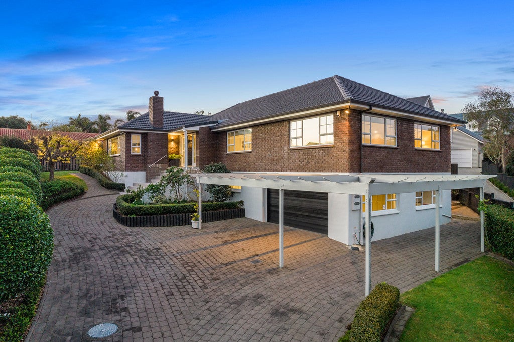 11 Maaka Place, Saint Johns, Auckland - Carousel 1