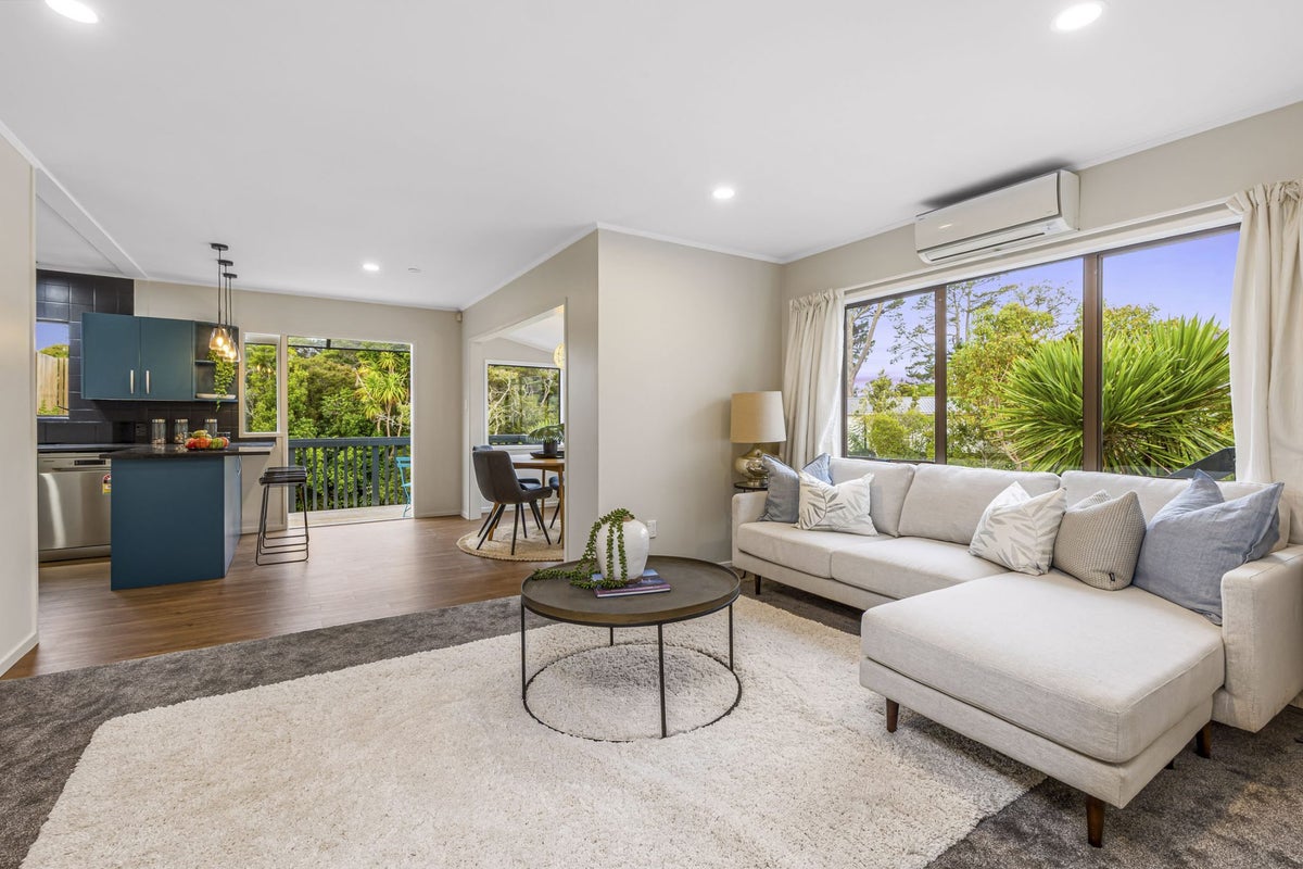 14 Packham Place, Beach Haven, Auckland - Carousel 2