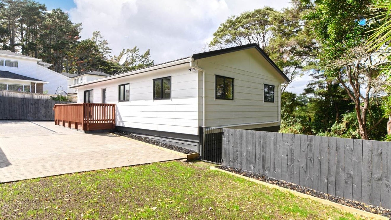 4/2168 Great North Road, Avondale, Auckland - Carousel 1
