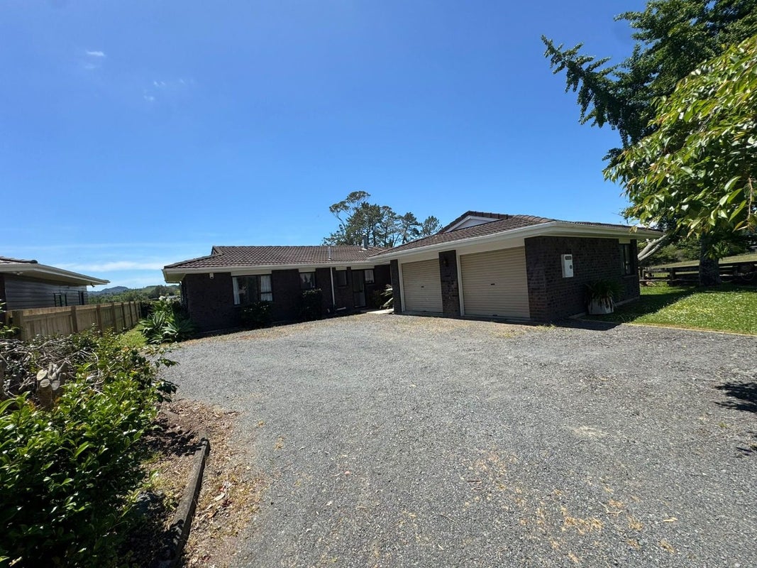 328 Tourist Road, Papakura - Carousel 1