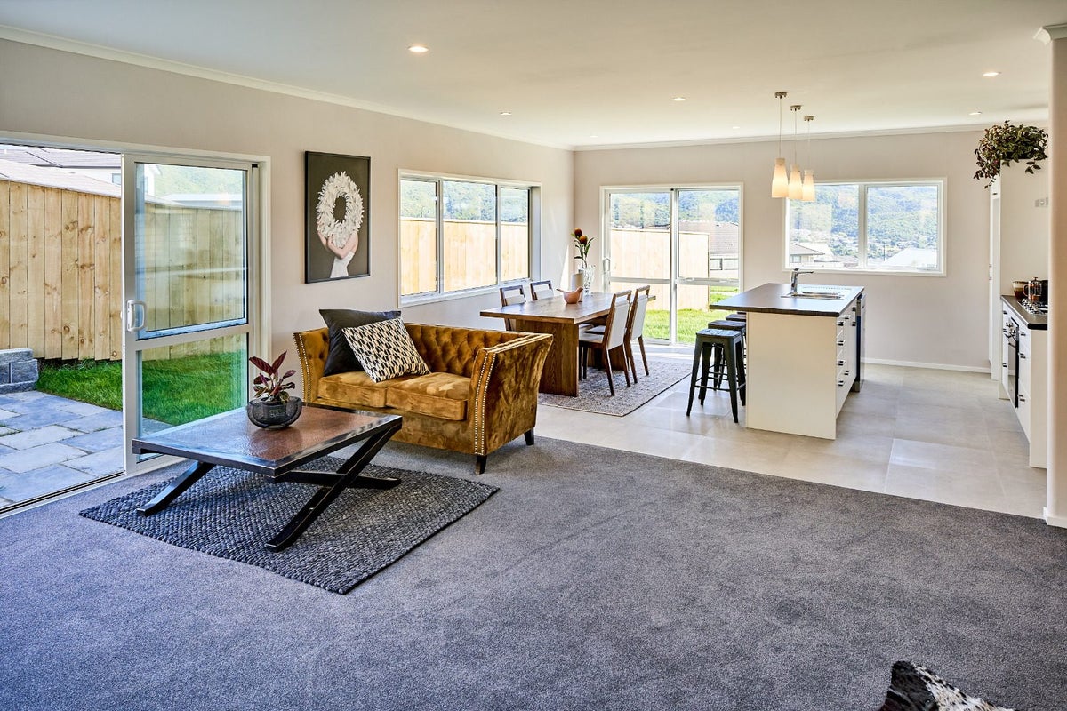 113 Queen Charlotte Drive, Aotea, Porirua - Carousel 2