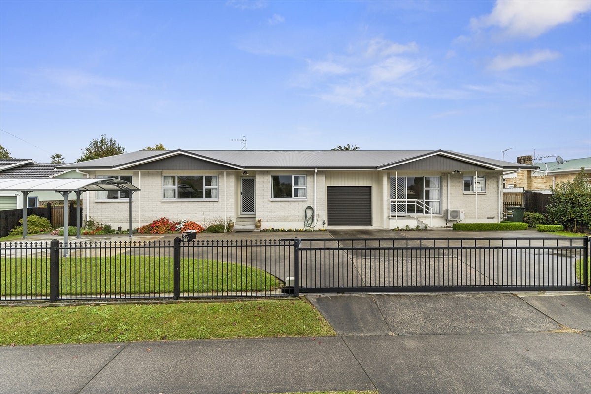 27A Sandwich Road, St Andrews, Hamilton - Carousel 1