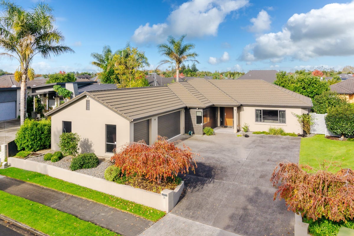 26 Darjon Drive, Huntington, Hamilton - Carousel 1