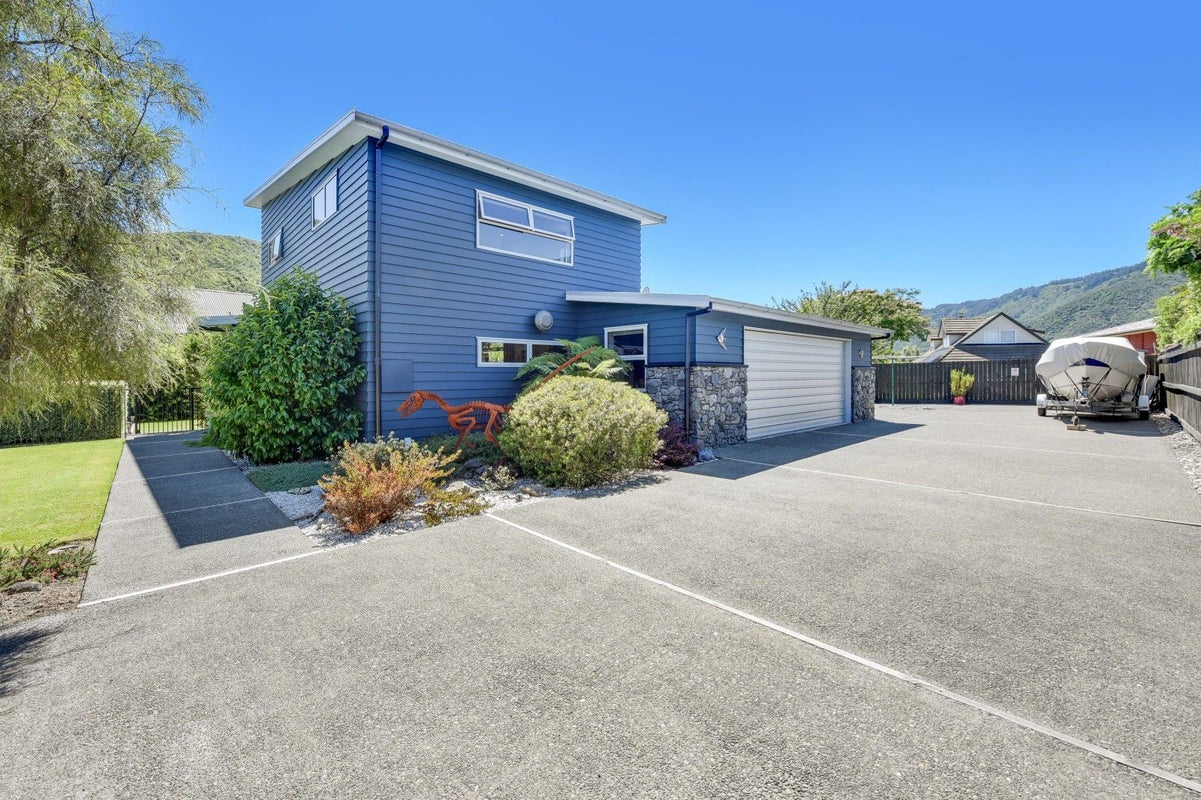 15 Whitby Close, Waikawa, Picton - Carousel 2