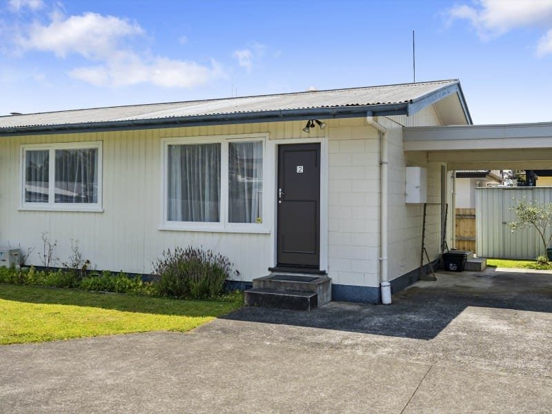 2/145 College Street, Awapuni, Palmerston North - Carousel 1