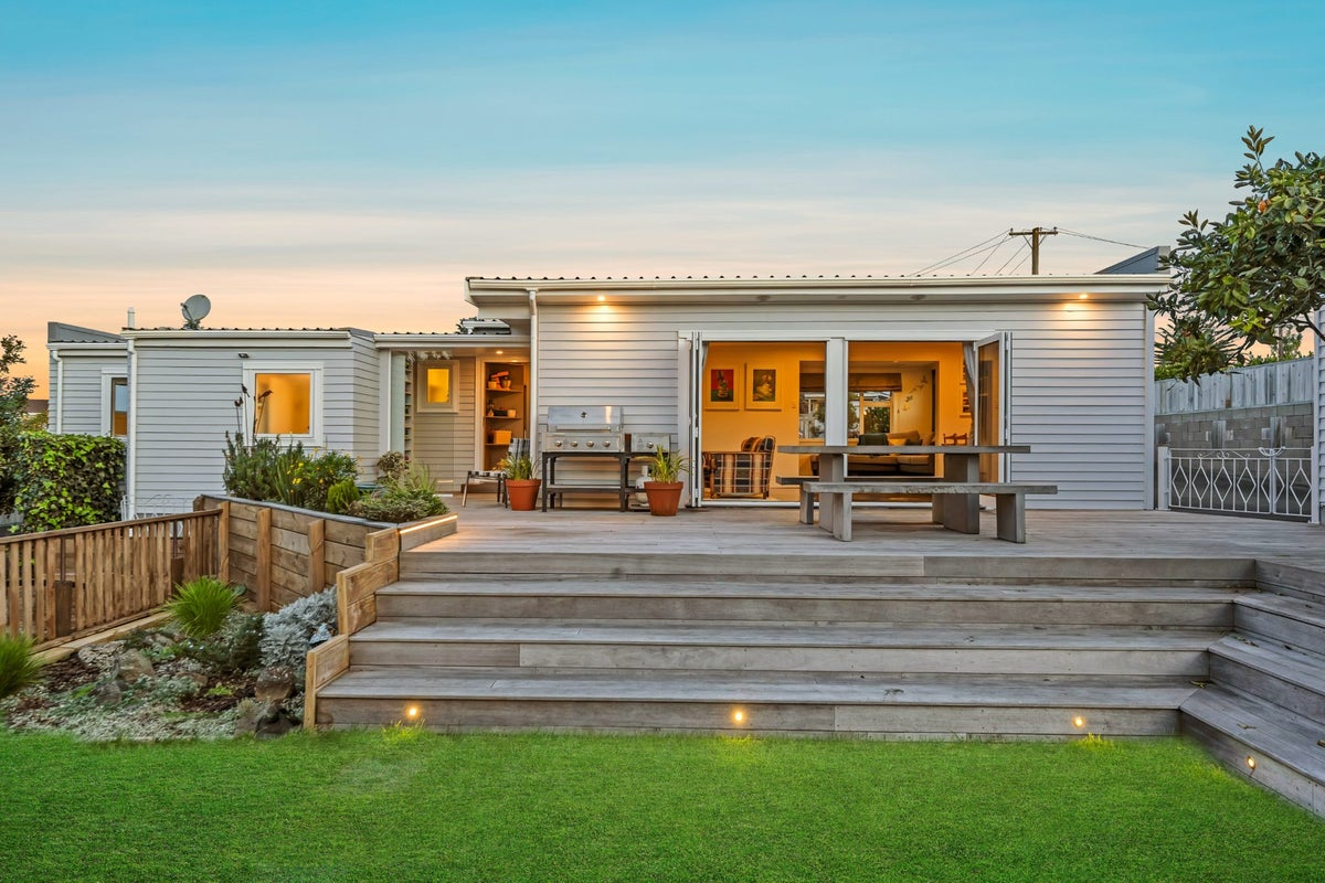 13 Kingfisher Place, Mangere, Manukau City, Auckland - Carousel 2