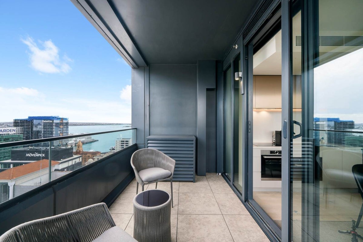 2307/10 Commerce Street, Auckland Central, Auckland - Carousel 2
