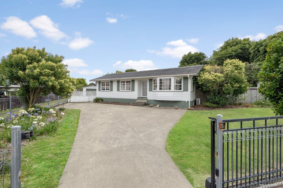 28 Fairdale Avenue, Red Hill, Papakura - Carousel 1