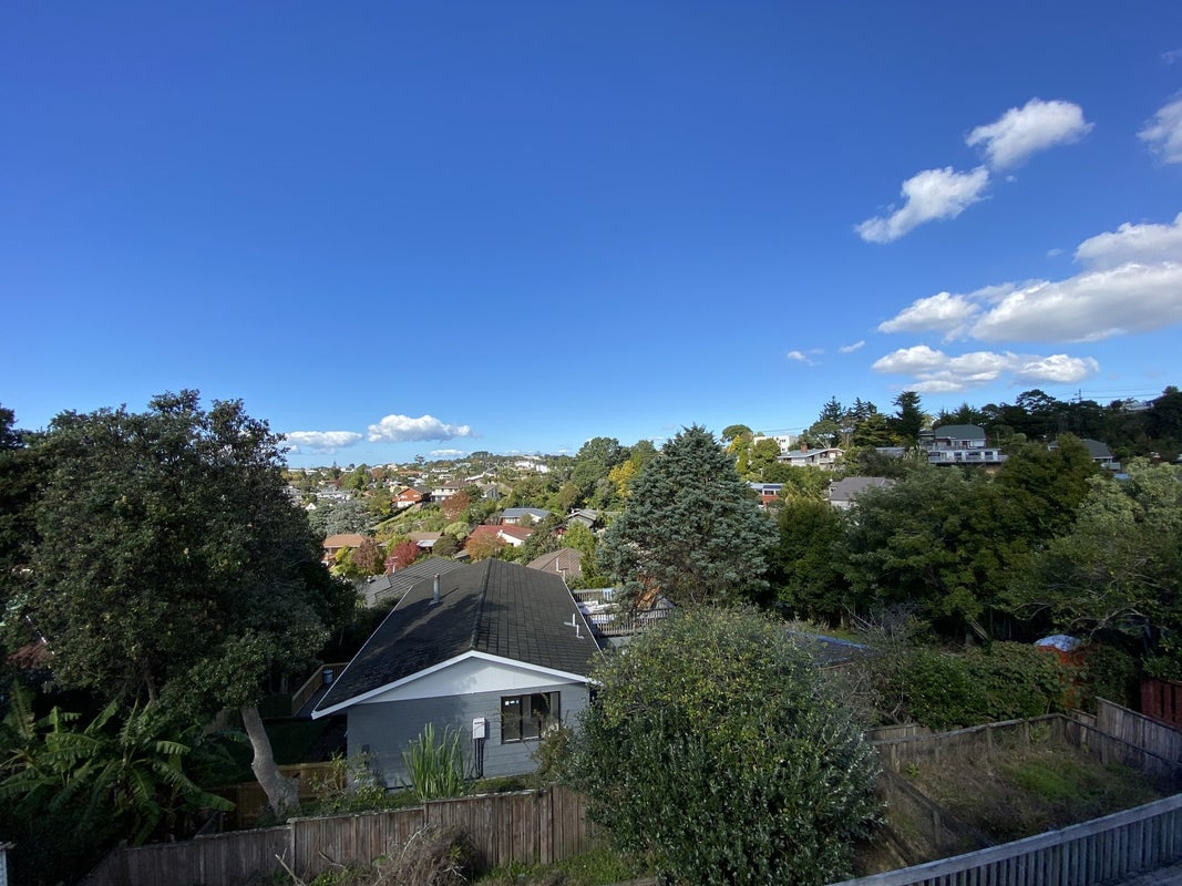 147 Oaktree Avenue, Browns Bay, Auckland - Carousel 2