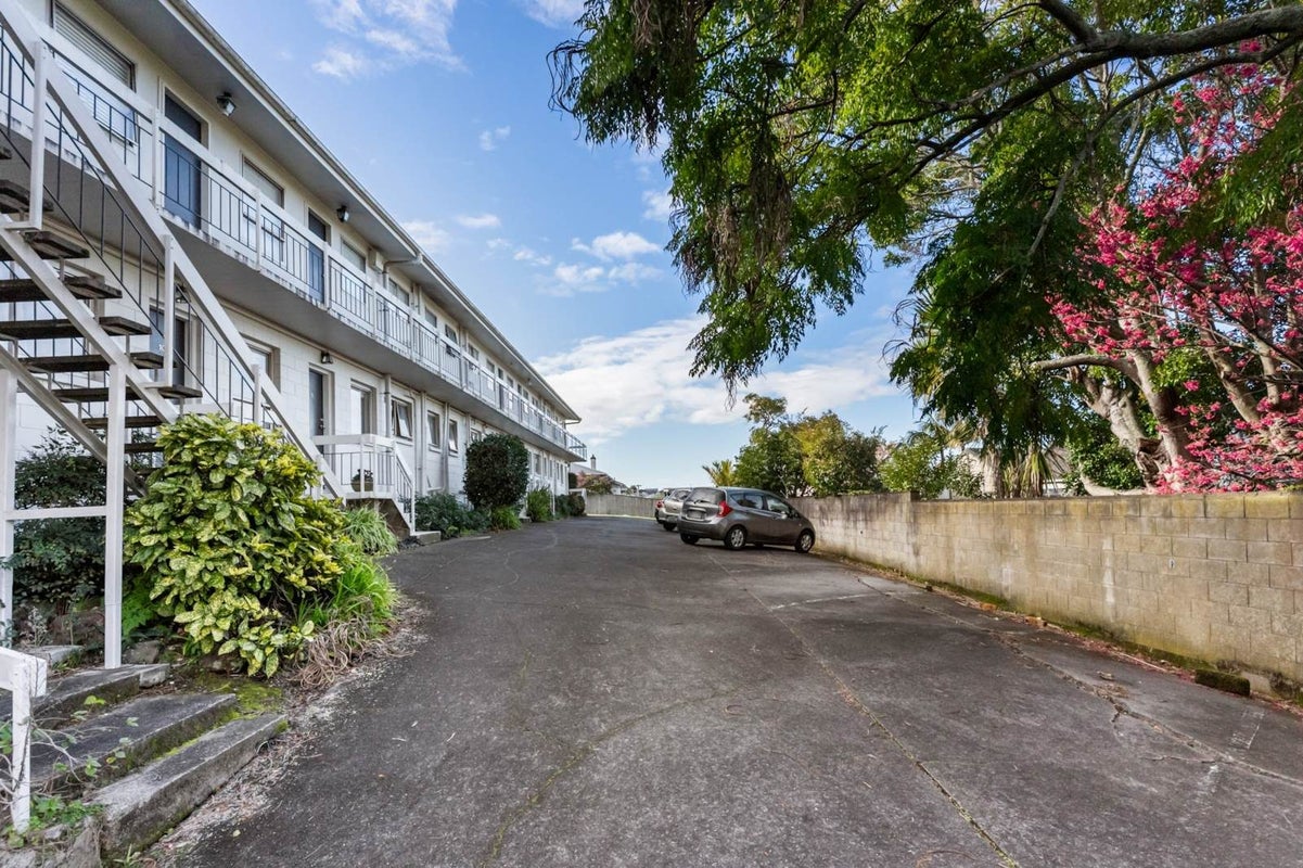 1/30 Ascot Avenue, Remuera, Auckland - Carousel 13