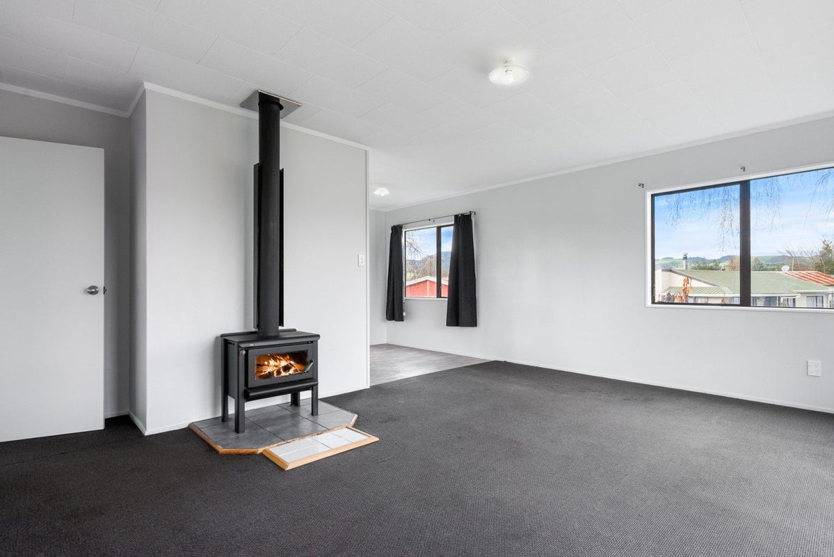 20 Beech Place, Owhata, Rotorua - Carousel 2
