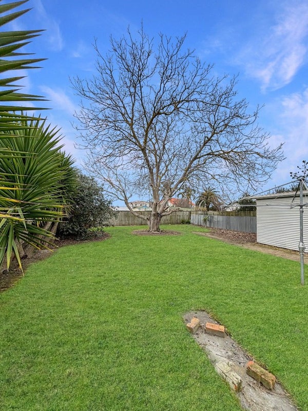 512 Eastbourne Street East, Hastings, Hastings - Carousel 10