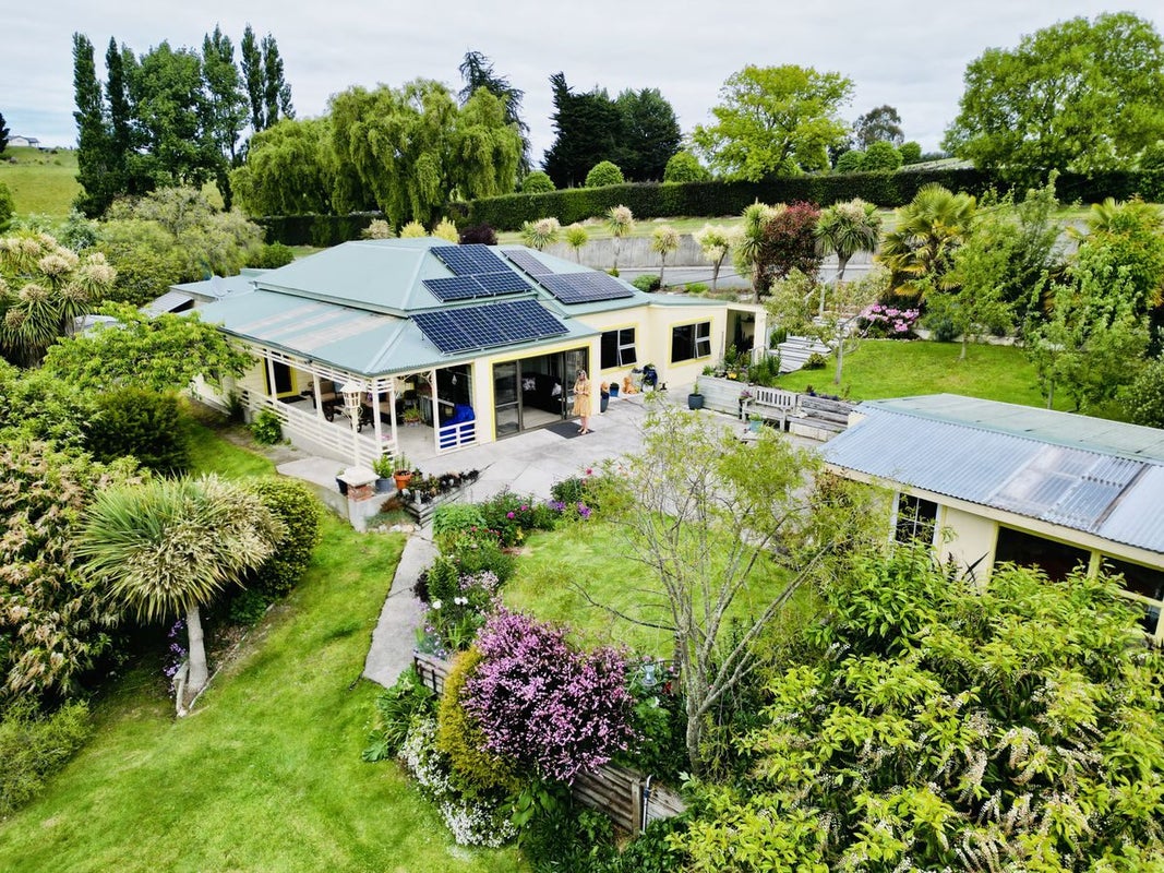 49 Roxby Street, South Hill, Oamaru - Carousel 1