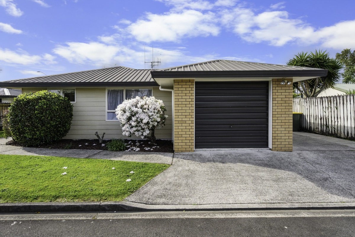 4 Cottage Lane, Pukete, Hamilton - Carousel 1