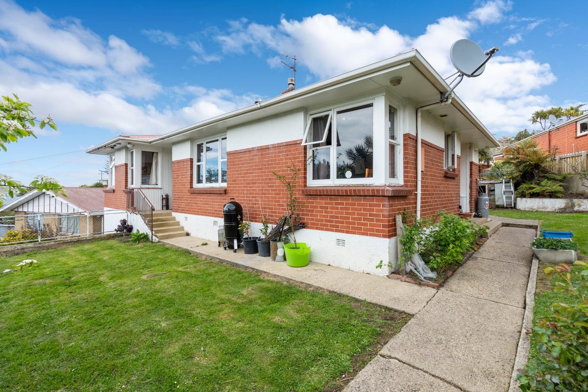 36 Glen Road, Mornington, Dunedin - Carousel 2