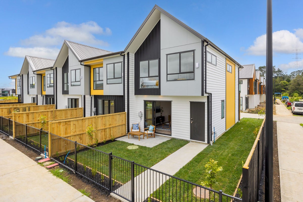 67 Papatupu Way, Kumeu - Carousel 2