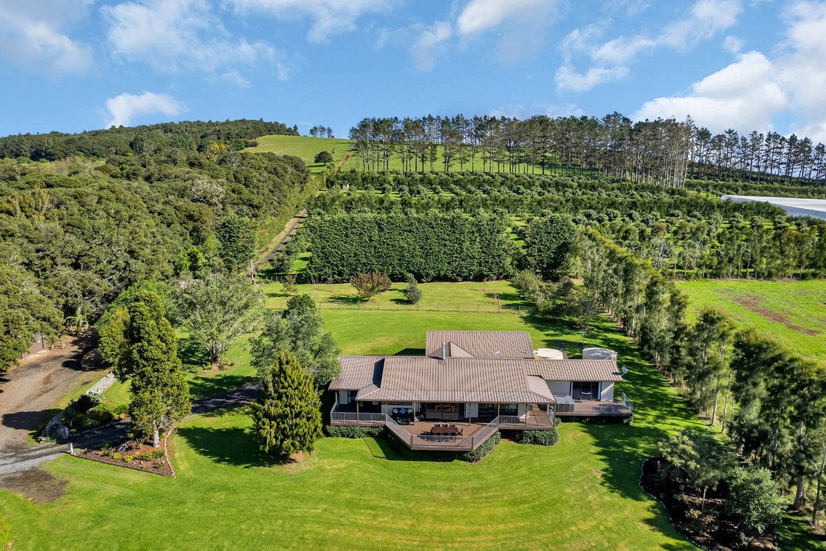 78 Kowhai Drive, Te Kouma, Coromandel - Carousel 1