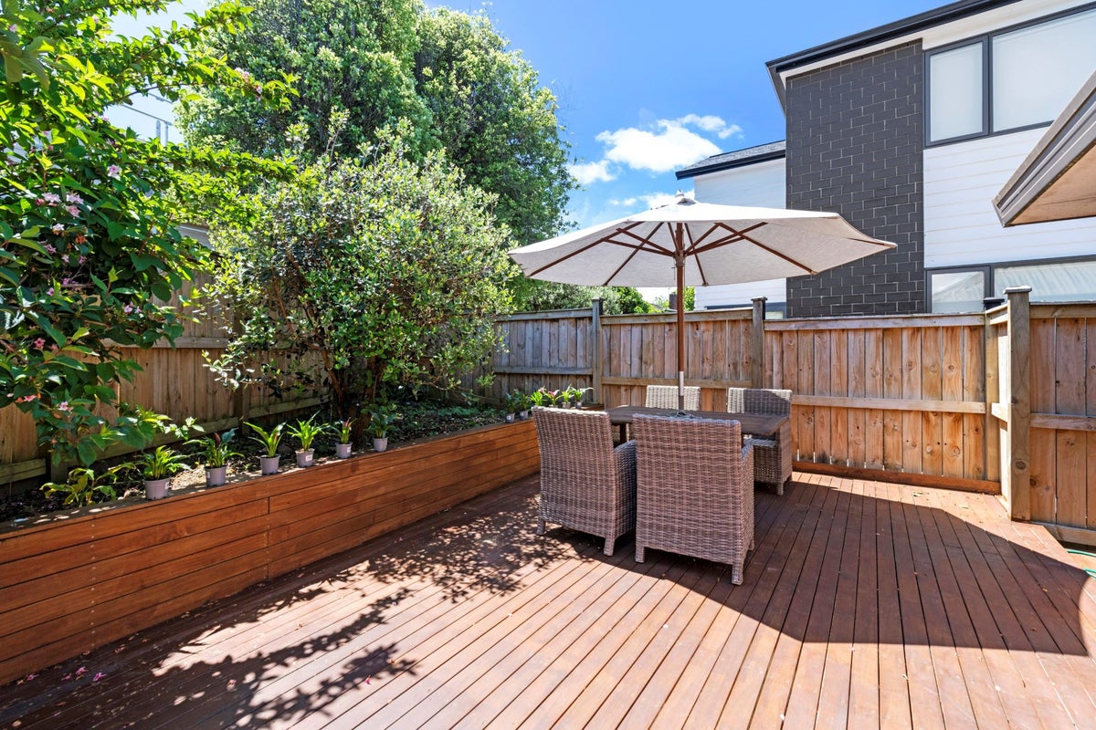5 Millard Street, Three Kings, Auckland - Carousel 2