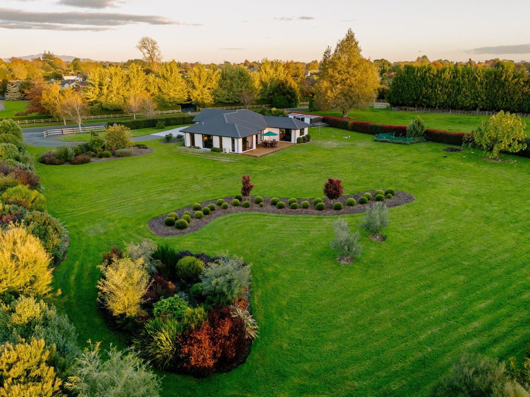 3 Vintners Lane, Tamahere, Hamilton - Carousel 1