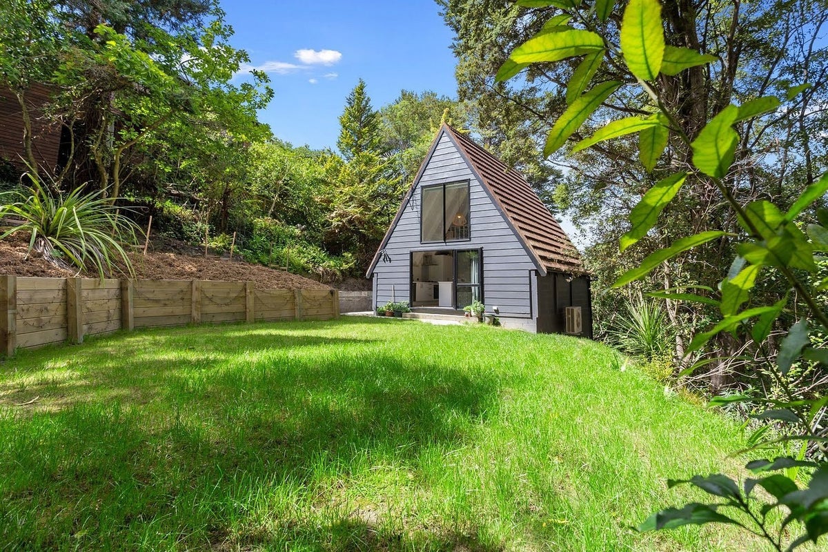 1101 Dyers Pass Road, Governors Bay, Lyttelton - Carousel 2