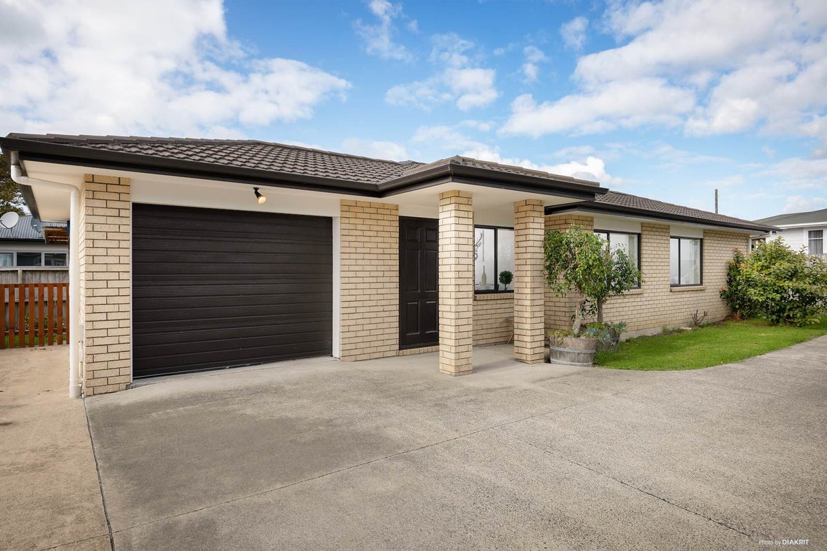 104A Swanson Road, Henderson, Auckland - Carousel 1