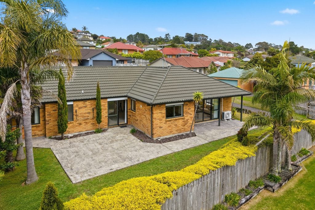 19 Black Teal Close, Unsworth Heights, North Shore City, Auckland - Carousel 2
