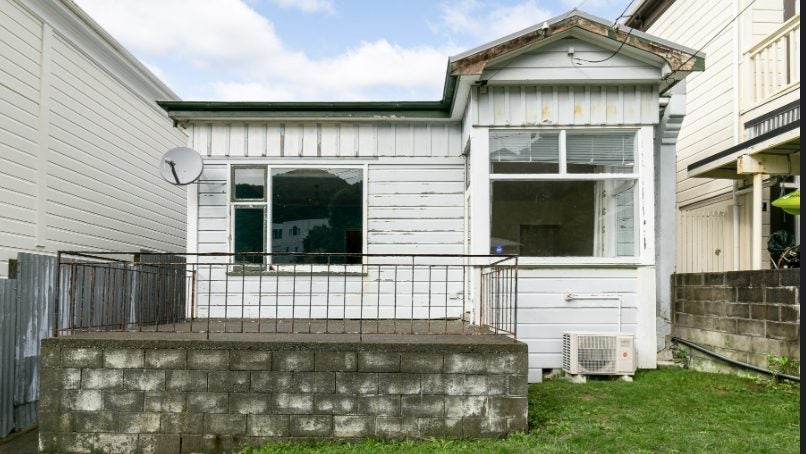 37 Ribble Street, Island Bay, Wellington - Carousel 1