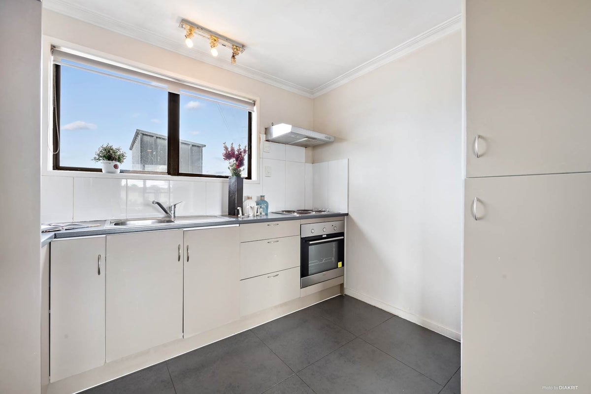 26 Dissmeyer Drive, Clover Park, Auckland - Carousel 2