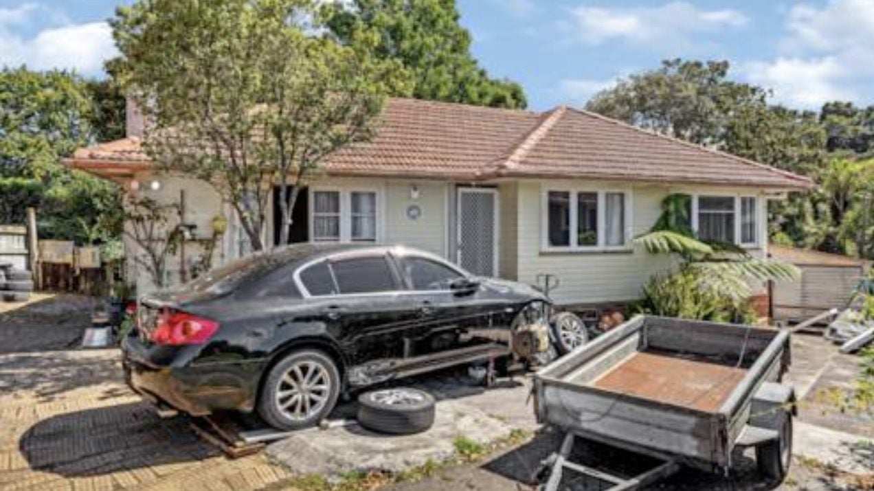 87 Smythe Road, Henderson, Auckland - Carousel 1