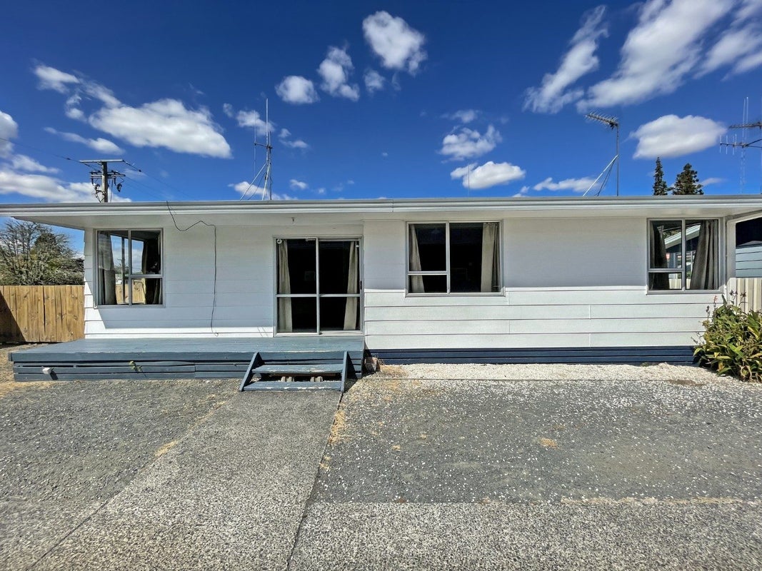 59A York Street, Hamilton East, Hamilton - Carousel 1