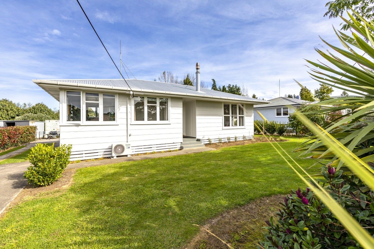 65 Owen Street, Waipawa - Carousel 19