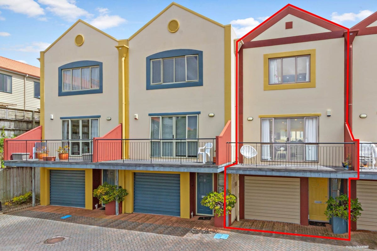 3/14 Ambrico Place, New Lynn, Auckland - Carousel 2