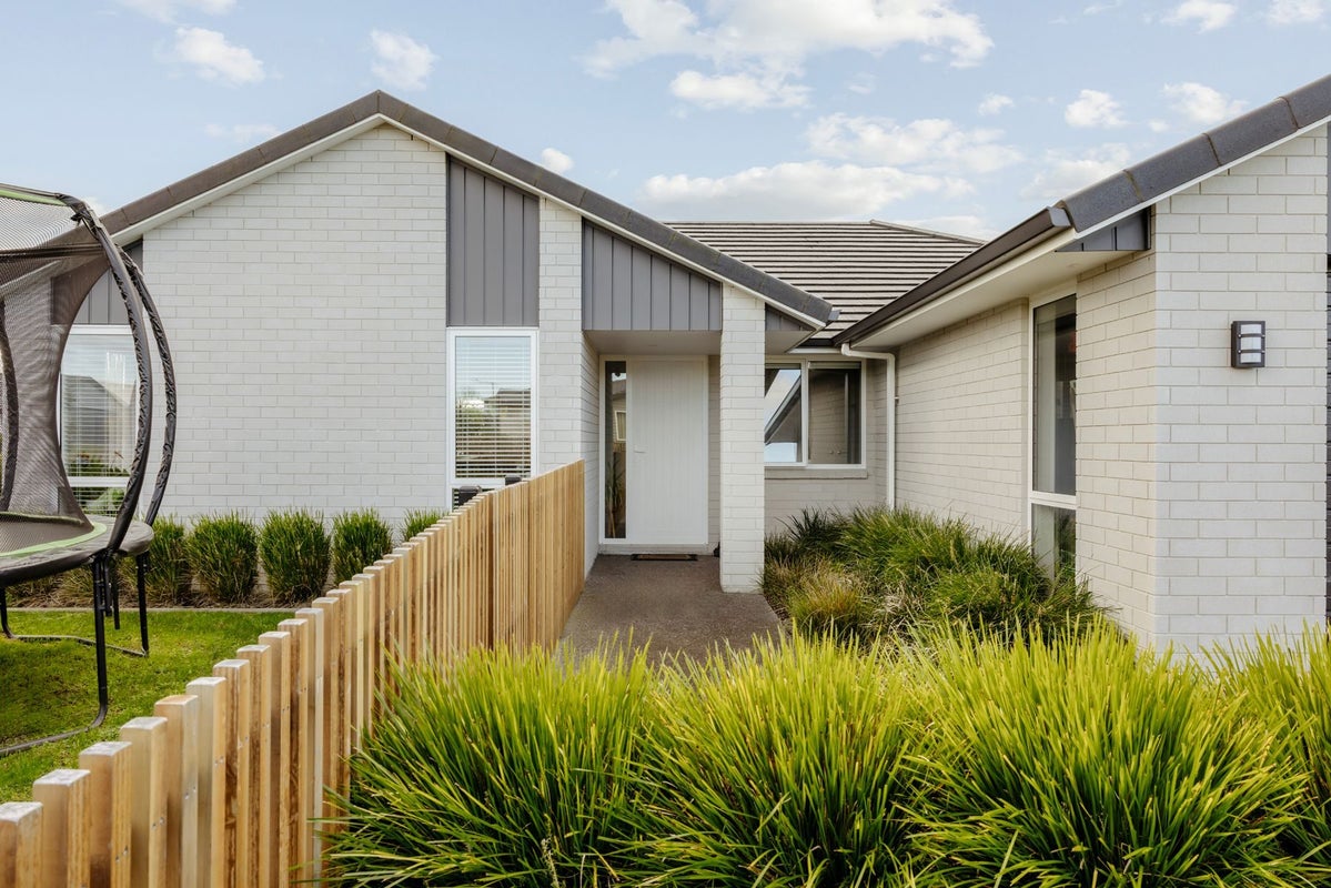 37 Te Ranga Memorial Drive, Pyes Pa, Tauranga - Carousel 2