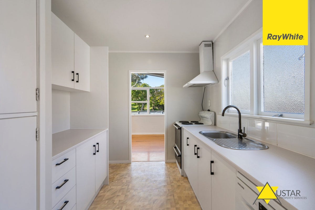 53 The Avenue, Lynfield, Auckland - Carousel 2