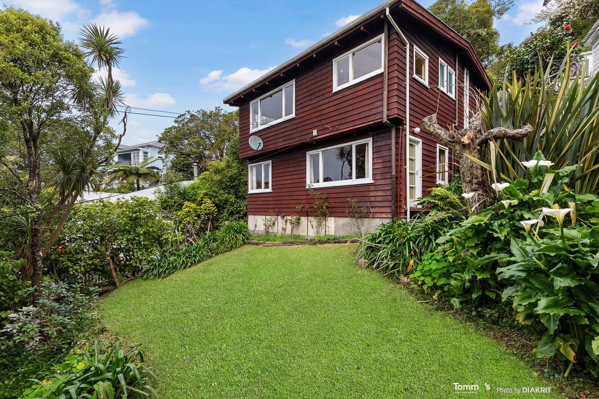 21A Crieff Street, Northland, Wellington - Carousel 1