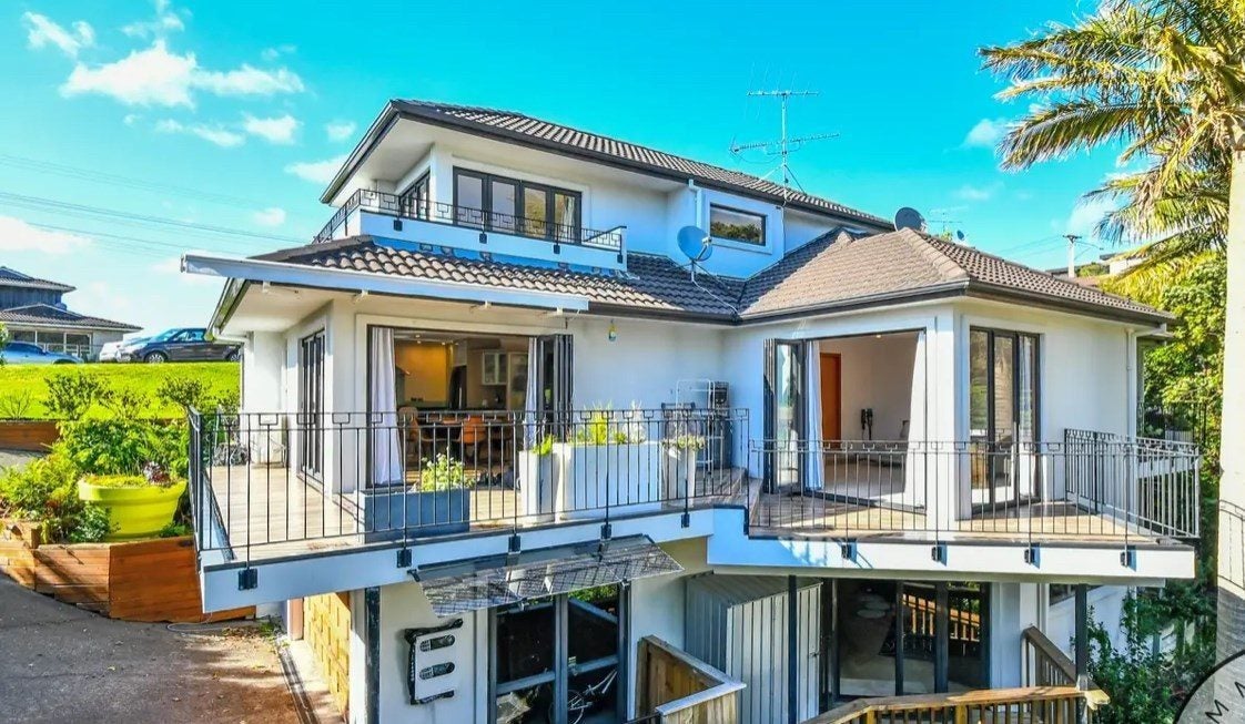 90 Pah Road, Cockle Bay, Auckland - Carousel 1