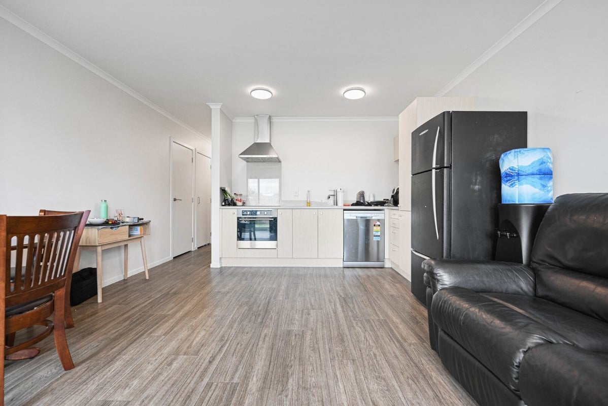 59 Chiefs Court, Hamilton East, Hamilton - Carousel 2
