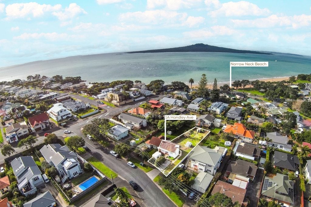 1A Handley Avenue, Narrow Neck, Auckland - Carousel 2