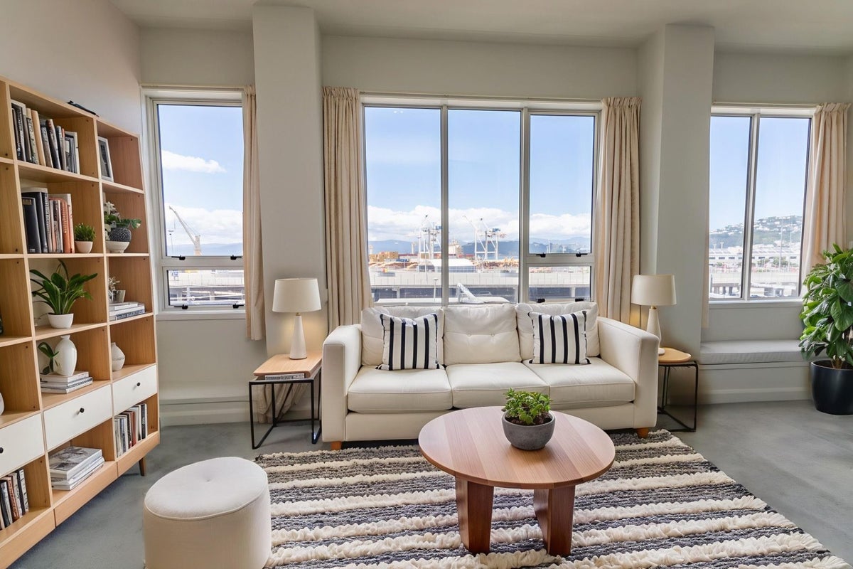 210/107 Thorndon Quay, Pipitea, Wellington - Carousel 1