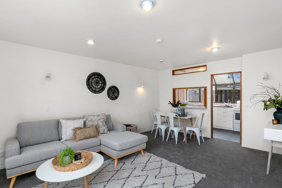 7A Tamahine Street, Maupuia, Wellington - Carousel 2
