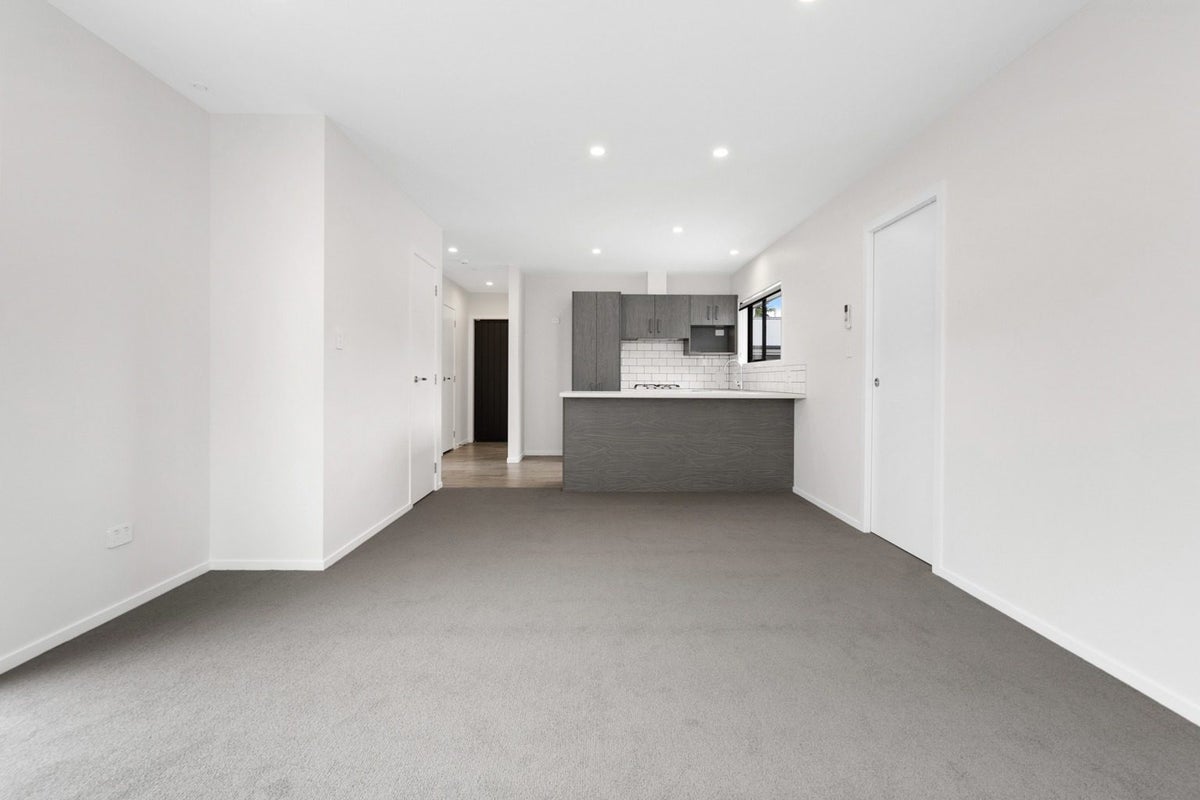 2/74 Claude Street, Fairfield, Hamilton - Carousel 2