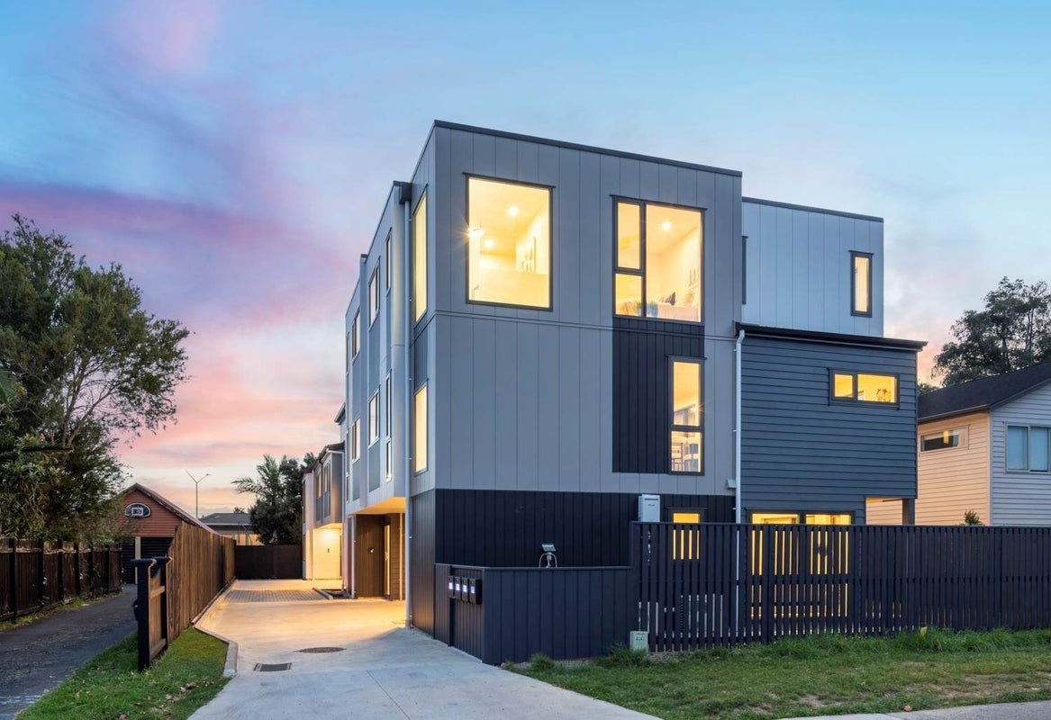 2/1 Puriri Street, Takapuna, Auckland - Carousel 1