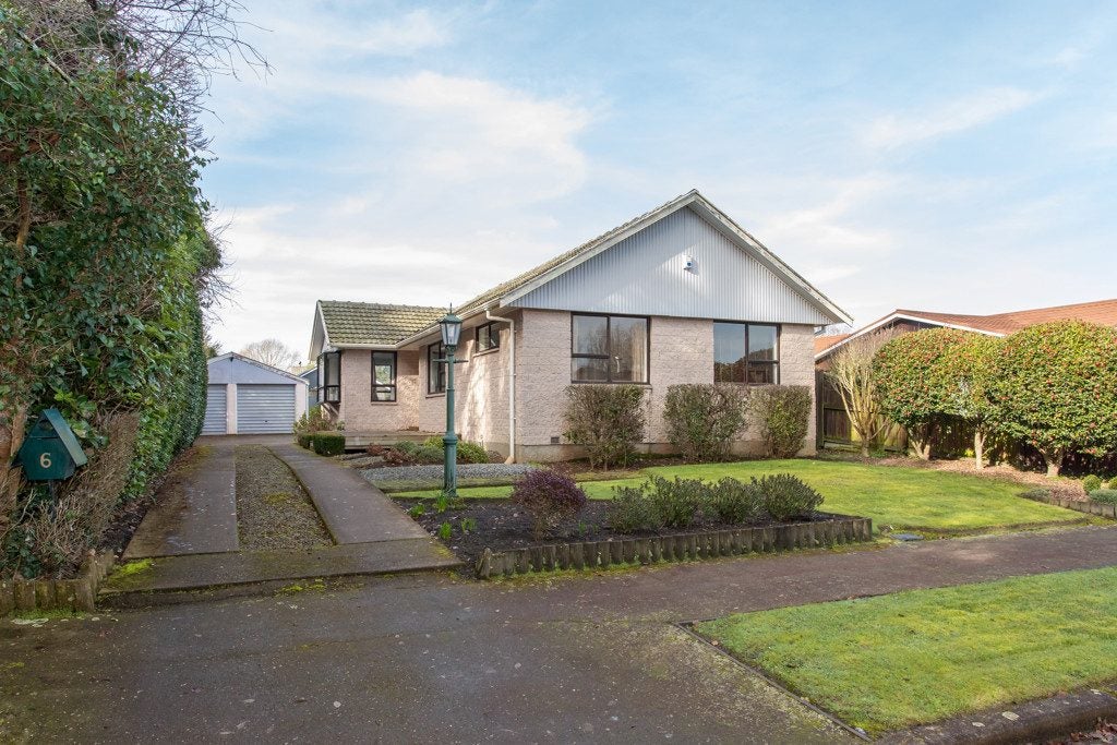 6 Rathlin Street, Redwood, Christchurch - Carousel 1