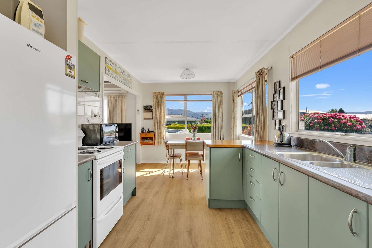 3 Pethybridge Street, Motueka - Carousel 1