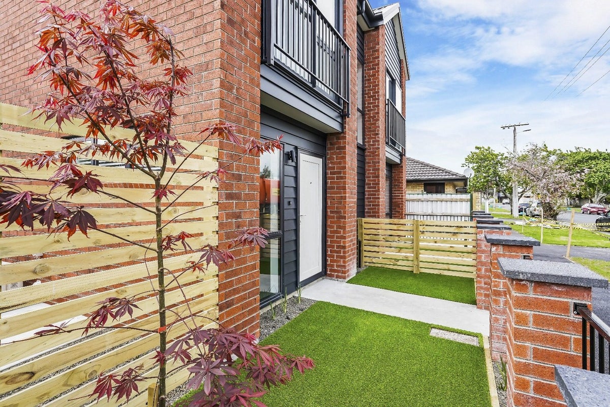 1/27 Campbell Street, Frankton, Hamilton - Carousel 2