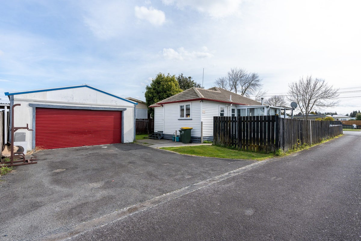 9 Breckons Avenue, Nawton, Hamilton - Carousel 1