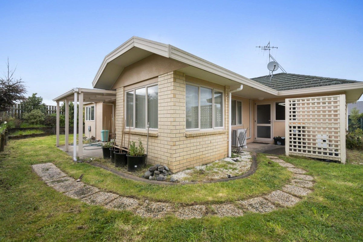 8 Shakespeare Way, Kelvin Grove, Palmerston North - Carousel 15