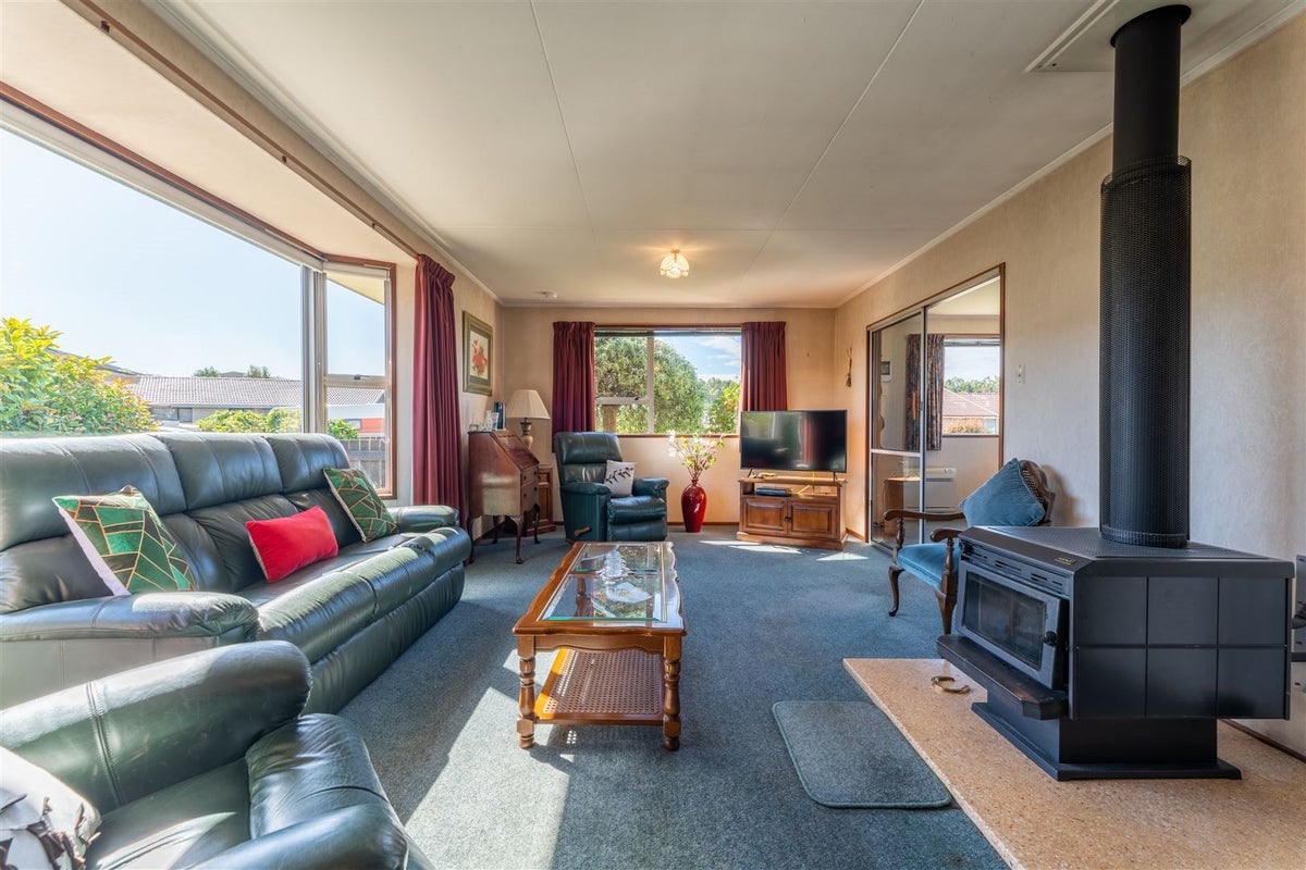 81 Salisbury Crescent, Oamaru North, Oamaru - Carousel 2